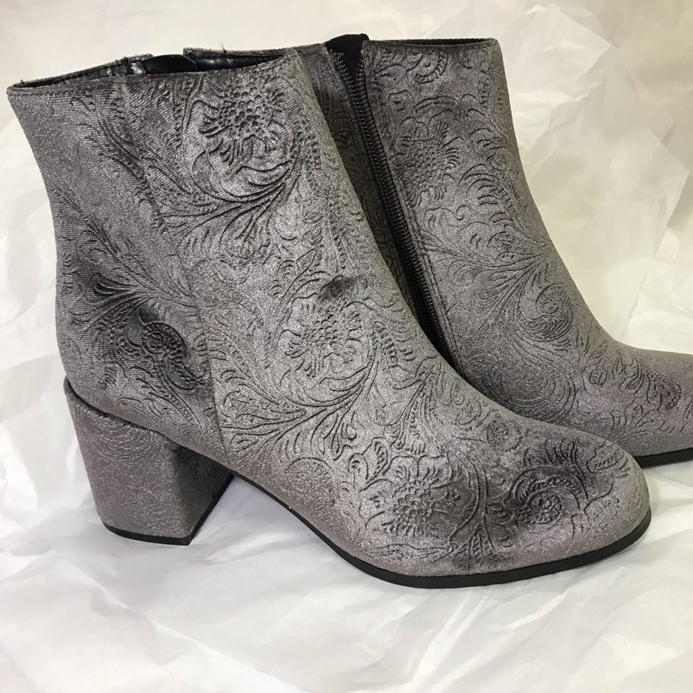 Women’s Indigo Rd Suede Ankle Boots